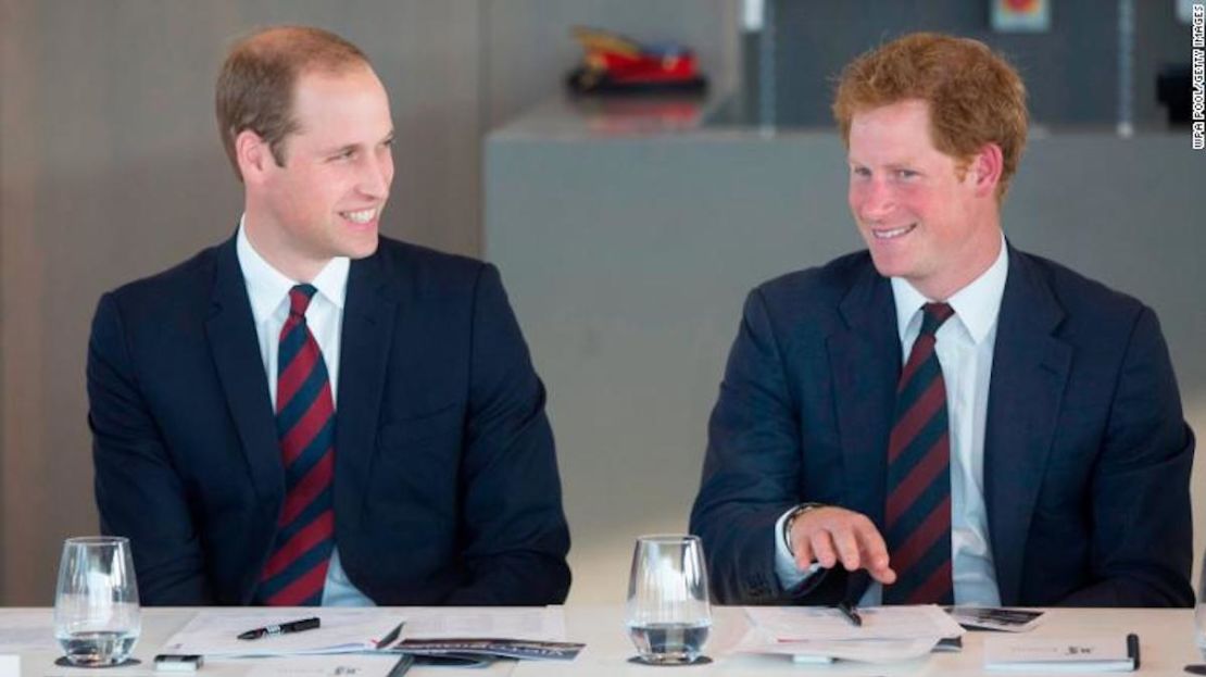 Los príncipes William y Harry en 2014.