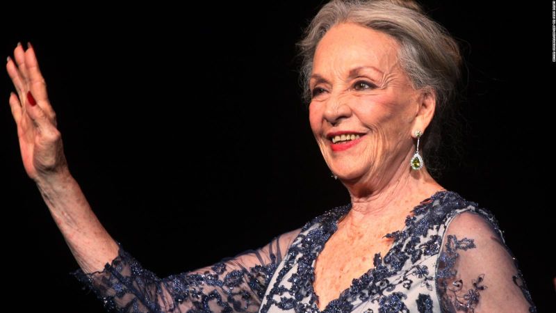 AMLO: Isela Vega fue libertaria, una mujer extraordinaria