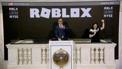 CNNE 964189 - roblox busca participar en wall street