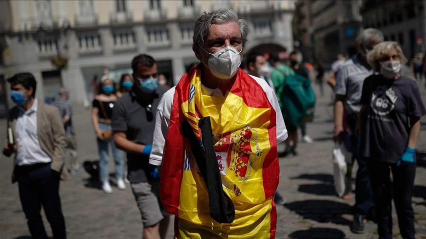 La pandemia causa estragos en España.