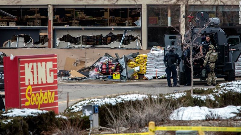 Tiroteo en boulder, colorado, deja al menos 10 personas muertas incluido un policía | cnn