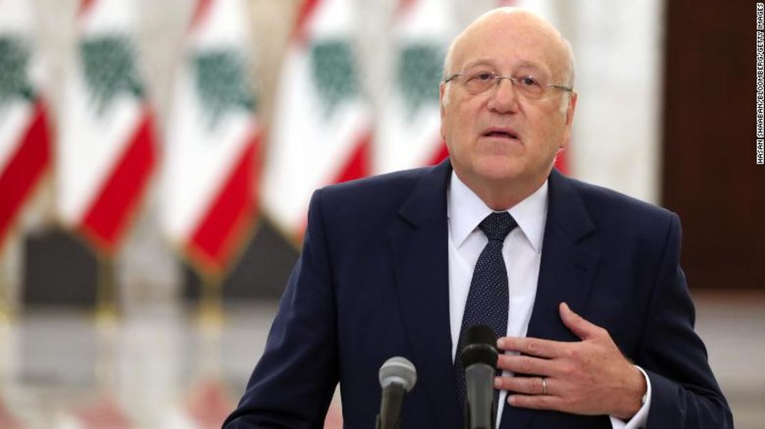 Najib Mikati, primer ministro designado del Líbano, habla durante una conferencia de prensa en el Palacio Presidencial en Beirut, Líbano, el lunes 26 de julio de 2021.