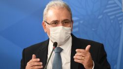 CNNE 972068 - ministro de salud de brasil pide medidas extremas