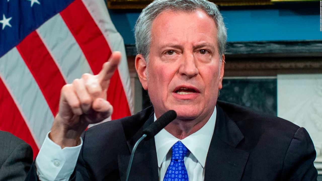 CNNE 972482 - bill de blasio- debes ayudar a los demas neoyorkinos