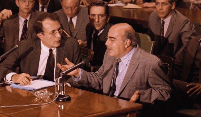 "El Padrino: Parte II": una famosa escena muestra a la figura de la mafia Frank Pentangeli mintiendo a un comité del Senado que investiga el crimen organizado en esta icónica película de mafiosos. (Showtime) De Paramount Pictures