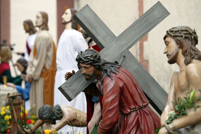 El Viernes Santo marca el día en que Jesús murió en la cruz.