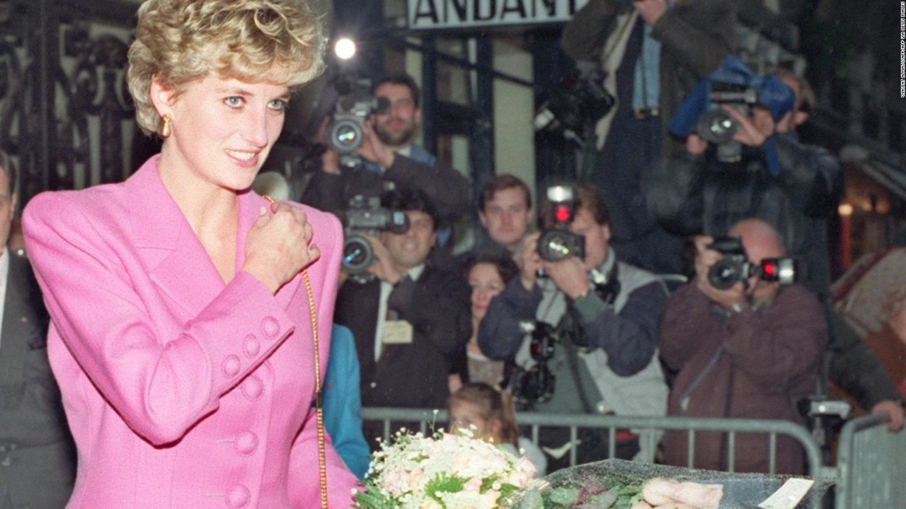 CNNE 973885 - preparan homenaje a la princesa diana en londres