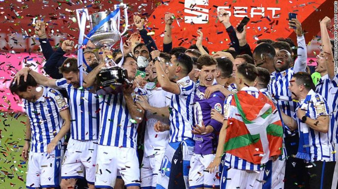 La victoria de la Real Sociedad en la final de la Copa del Rey representa la primera vez que el club gana un trofeo desde 1987.