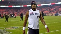 CNNE 975750 - nike suspende patrocinio a quarterback deshaun watson