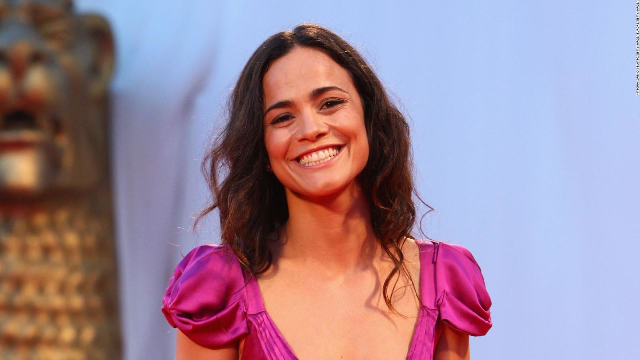 Alice Braga habla sobre la más reciente adaptación de 