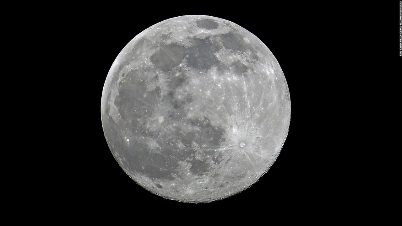 CNNE 977061 - llevaran por primera vez a persona de color a la luna