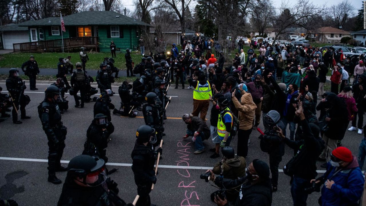 CNNE 977489 - protestas tras muerte de hombre negro en minnesota