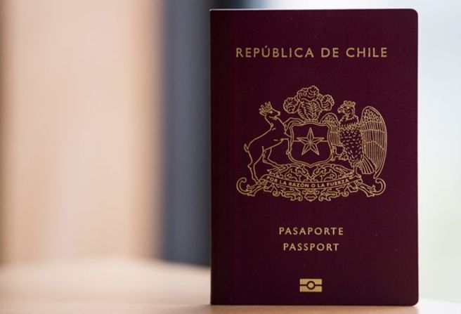 Número 1: Chile es el país de Latinoamérica con el pasaporte más poderoso. Este documento abre la puerta a 175 destinos. Junto a Mónaco, ocupa la posición 14 a nivel mundial en el Índice de Pasaportes Henley.