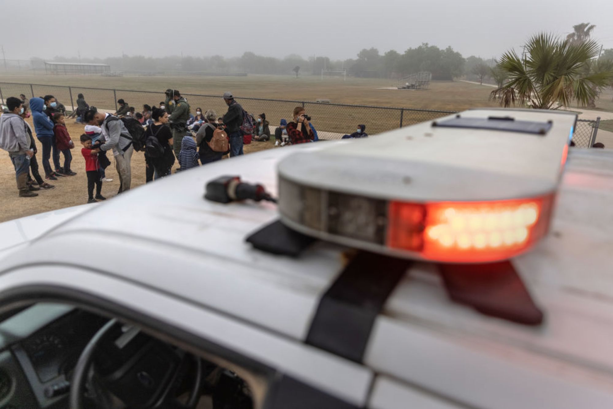 CNNE 980484 - migrants cross into texas from mexico