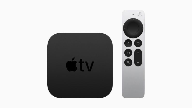 La siguiente generación de Apple TV 4K que integra el chip de la compañía A12 Bionic. Apple también presentó el nuevo control remoto Siri Remote, fabricado 100% en aluminio reciclado, cuenta con controles de navegación táctiles, así como un botón dedicado a Siri en el lateral.