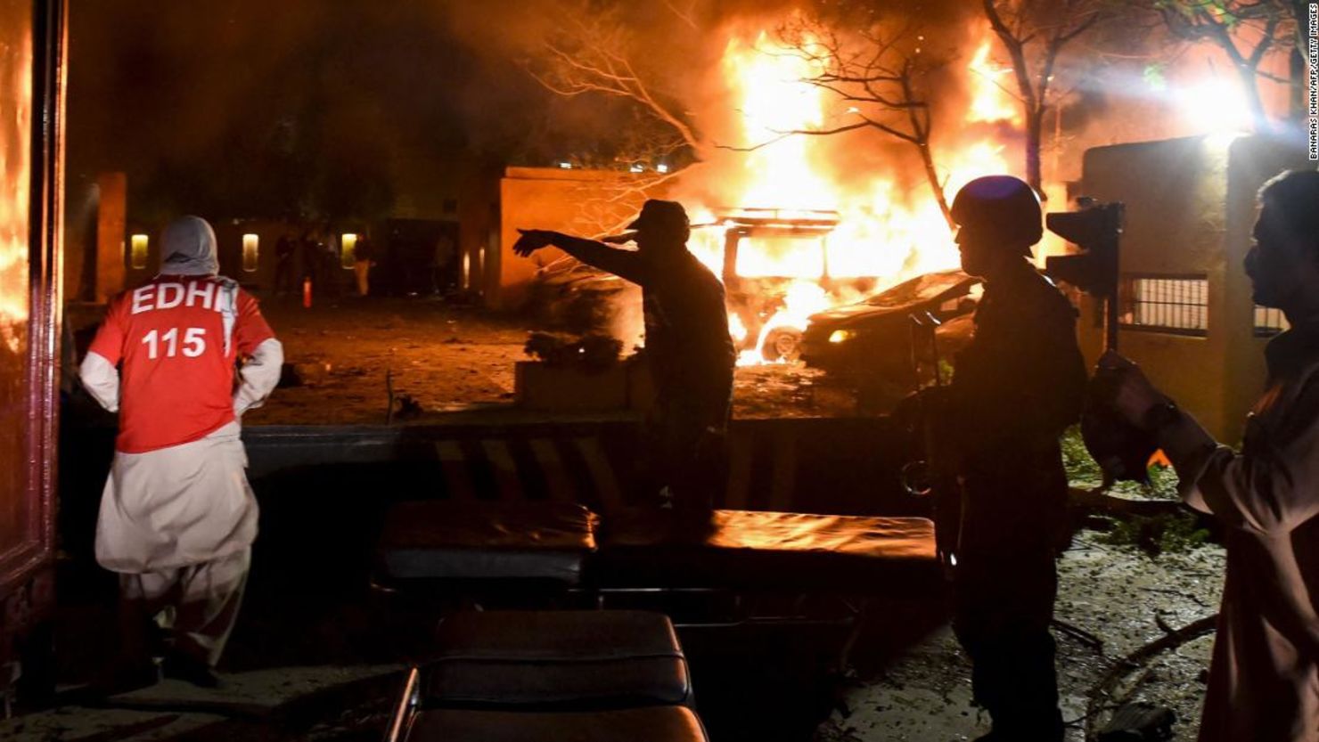 CNNE 982403 - atentado carro bomba pakistan embajador chino