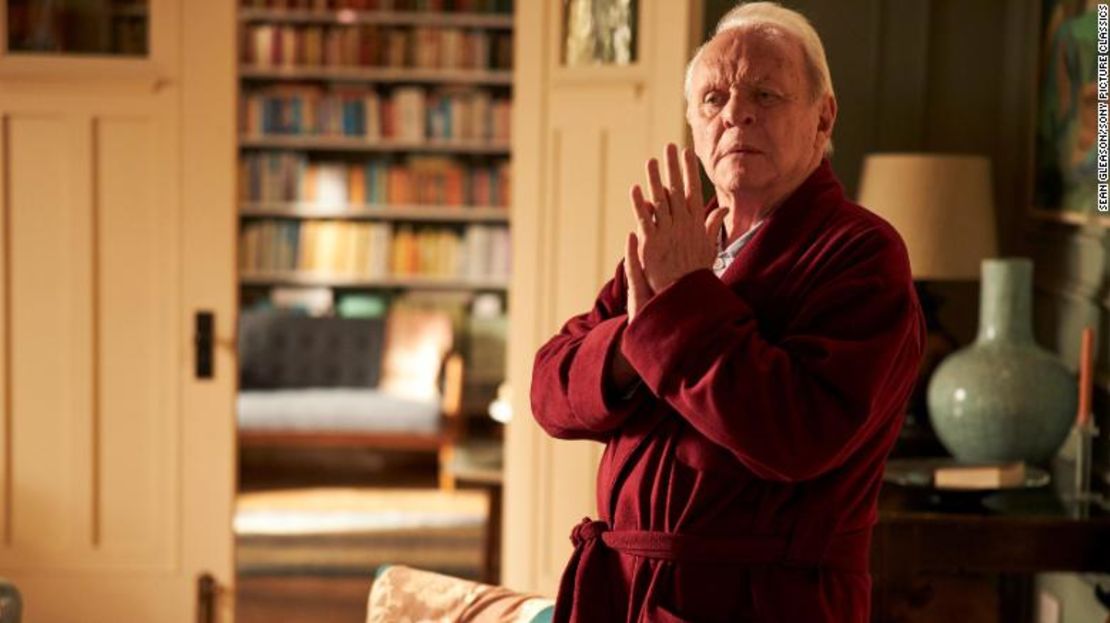 Anthony Hopkins como Anthony en la adaptación cinematográfica de Florian Zeller de su propia obra de teatro "The Father".