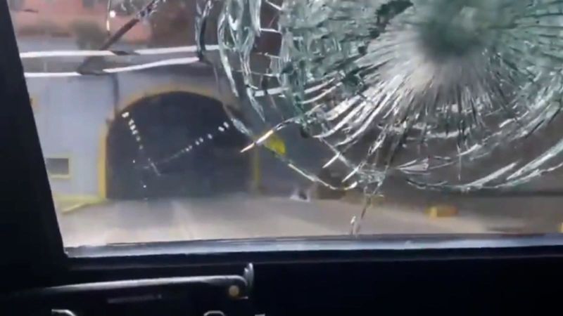 Violento enfrentamiento entre policía y grupos criminales en caracas | cnn