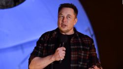 CNNE 984266 - elon musk sera presentador de television