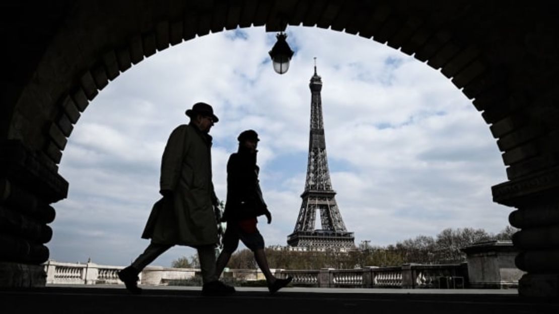 Con unas 600 horas de estudio no tendrás problemas para hacerte entender en París. Crédito: PHILIPPE LOPEZ/AFP/AFP via Getty Images