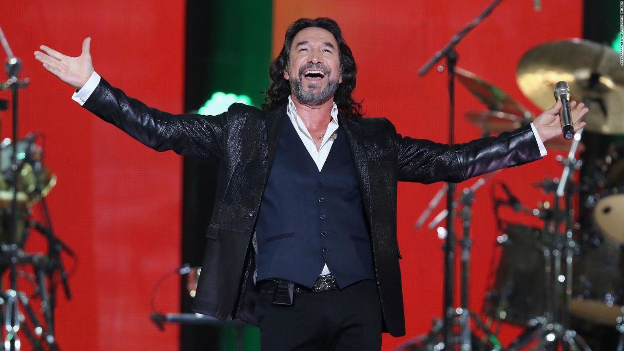 CNNE 985039 - museo del grammy reabre con exhibicion de "el buki"