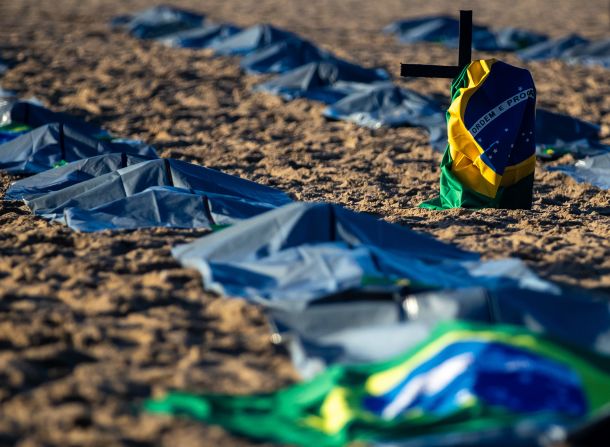 El Ministerio de Salud de Brasil confirmó más de 3.000 muertes adicionales por covid-19 este jueves, lo que aumenta el total de fallecimientos registrados durante la pandemia a 401.186.