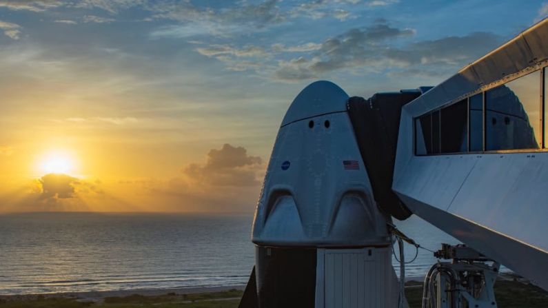 Crew Dragon: la compañía estadounidense SpaceX está planeando viajes orbitales al espacio más adelante en 2021, a través de su nave Crew Dragon. La imagen del vehículo es de mayo de 2020, poco antes de convertirse en la primera nave espacial comercial en enviar astronautas de la NASA al espacio.