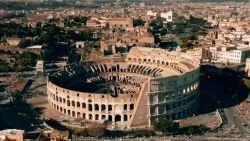 CNNE 988021 - coliseo romano tendra un piso nuevo