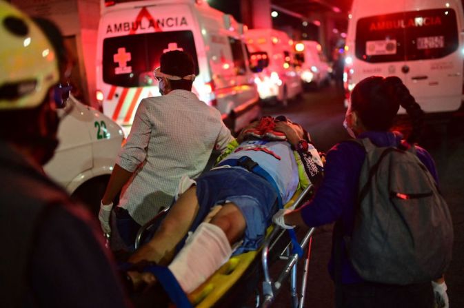 La jefa de Gobierno de la capital del país, Claudia Sheinbaum, informó que hasta el momento se contabilizan 23 muertos y 65 heridos.