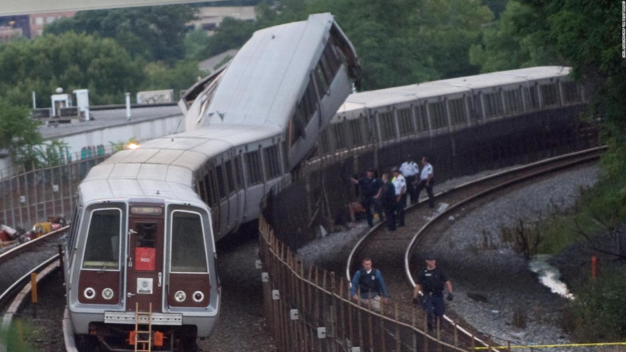 CNNE 989072 - las imagenes de grandes tragedias en metros en la historia