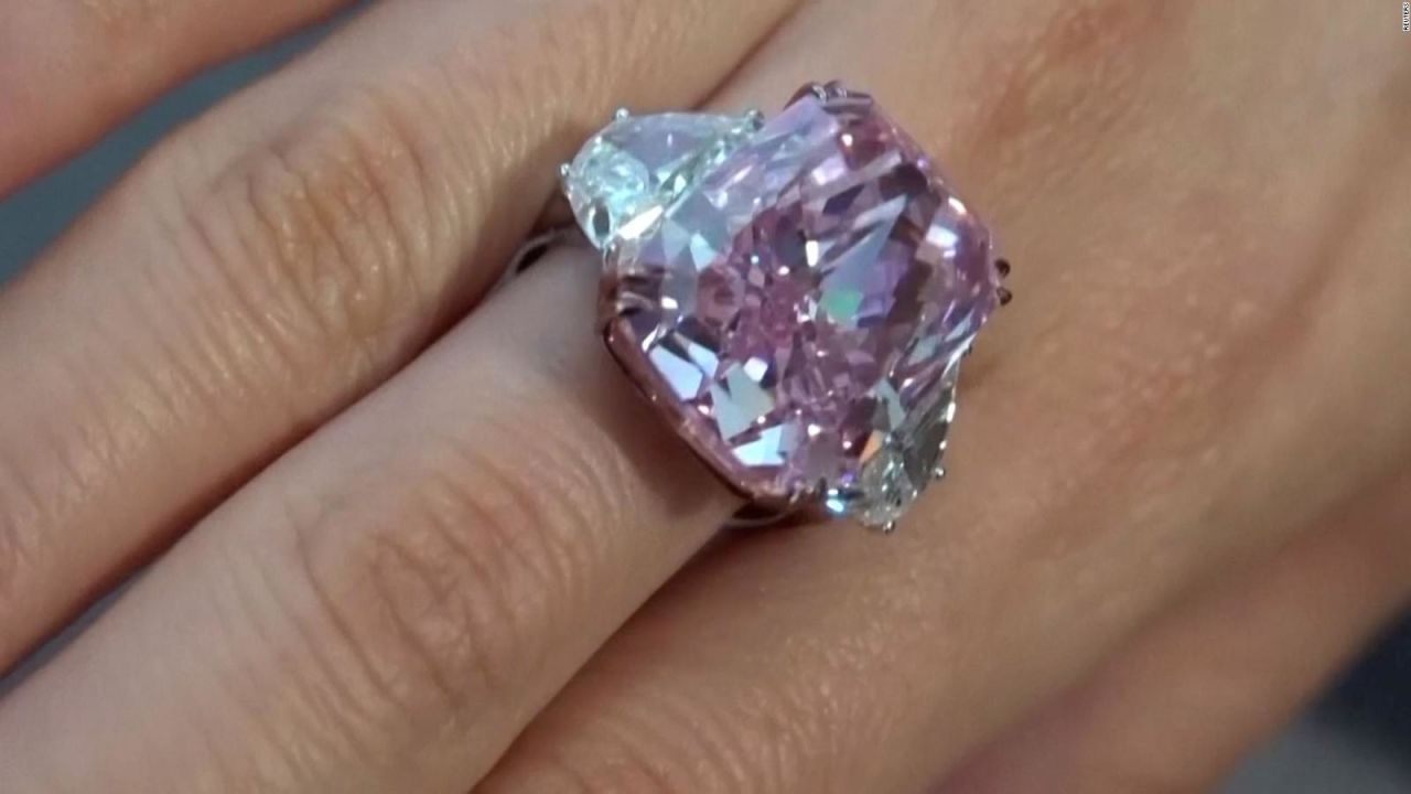 CNNE 991017 - un raro diamante rosa podria valer us$ 38 millones