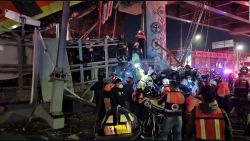 CNNE 991580 - 26 muertes en el colapso del metro en mexico