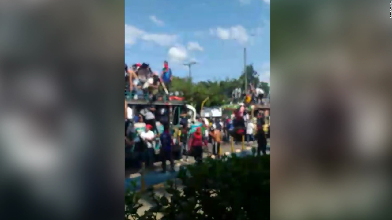 CNNE 991807 - graban conmocion en cali entre aparentes disparos