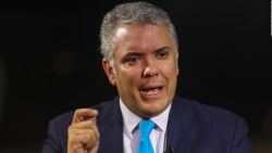 CNNE 993765 - duque se reune con los estudiantes en colombia