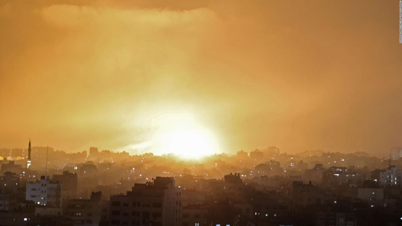 CNNE 994480 - israel concentra fuerzas en zona contigua a gaza