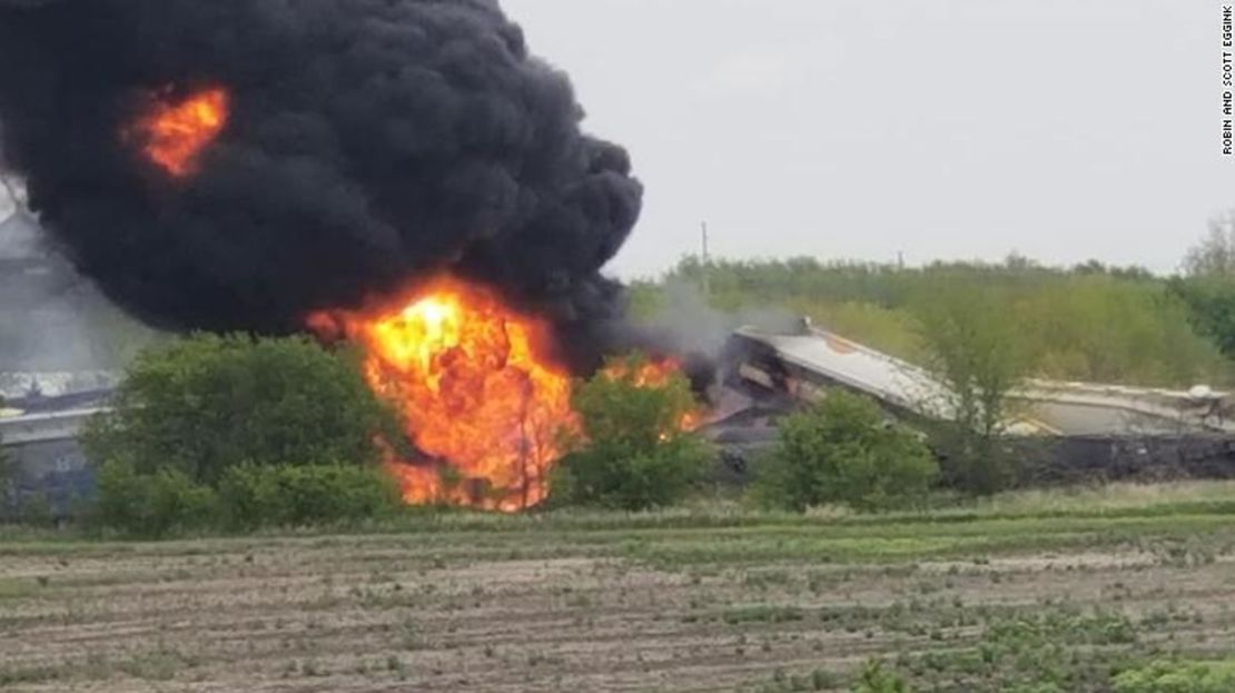 El descarrilamiento en Sibley, Iowa, ocurrió alrededor de las 2 p.m. del domingo.