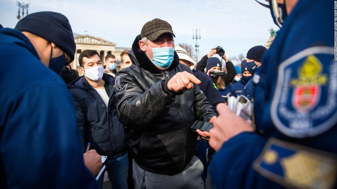 Protesta en Budapest, Hungría, el 31 de enero de 2021.