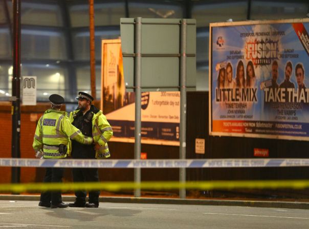 El atentado terrorista del 23 de mayo de 2017 en Manchester, Inglaterra, en el estadio en el que se estaba presentando Ariana Grande, dejó 22 muertos y cientos de heridos, muchos de ellos niños y jóvenes.