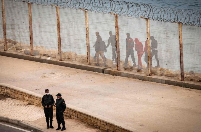 Miles de los inmigrantes que intentaron ingresar a España han sido devueltos, según las autoridades españolas. FADEL SENNA / AFP).