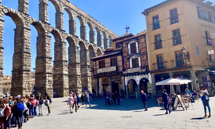 Visitar históricas ciudades como Segovia también está en tendencia.
