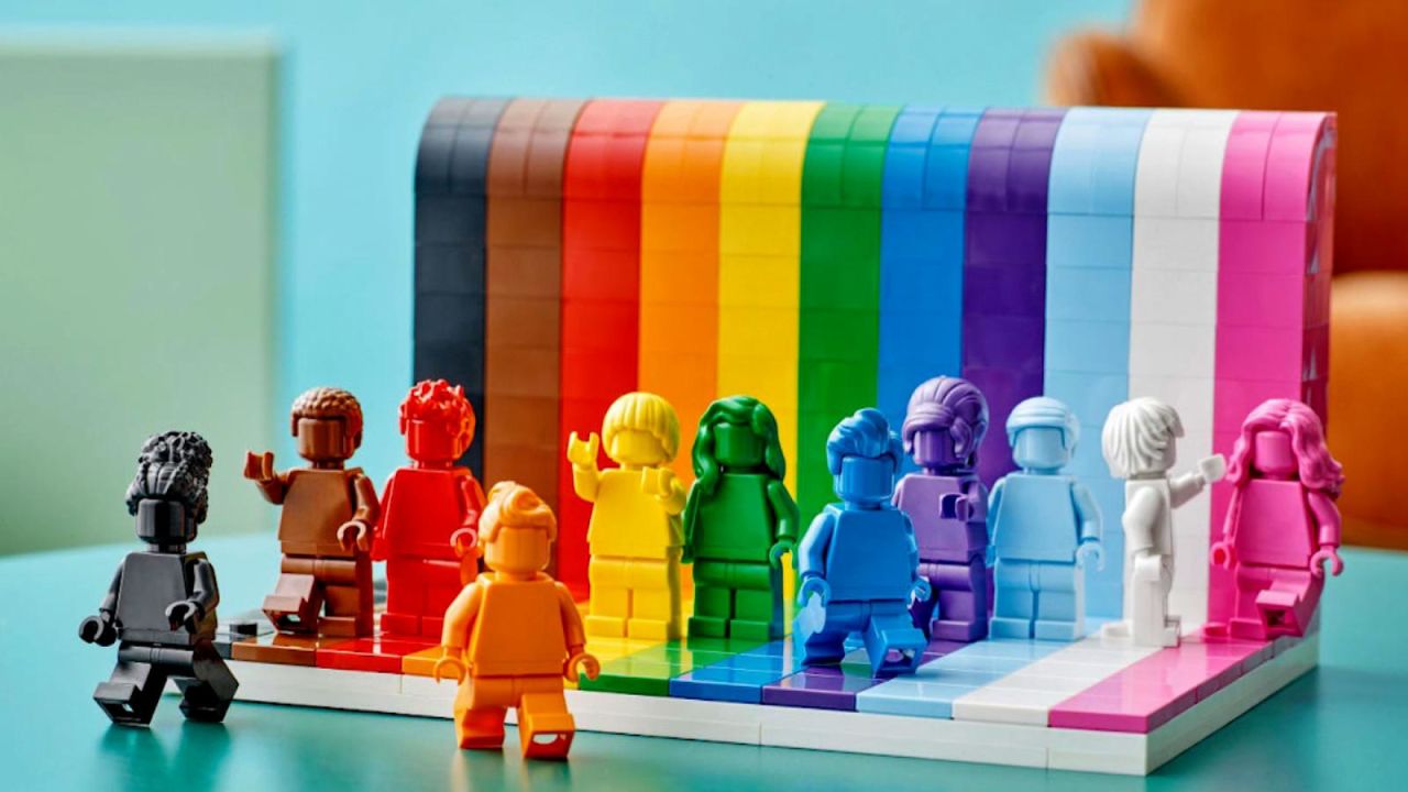 CNNE 999162 - lego y sus nuevo modelos lgbtq