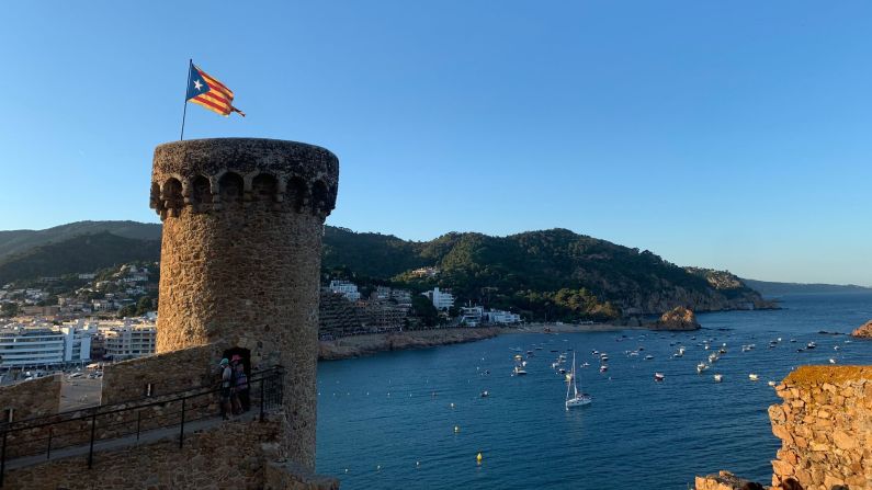 Tossa de Mar: A orillas de la Costa Brava, a este pueblo catalán lleno de historia lo llaman "el paraíso azul".