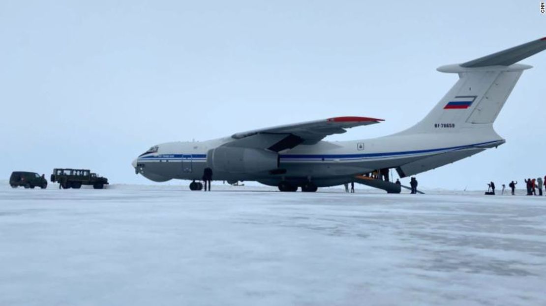 Incluso el hecho de que el cuatrimotor Ilyushin Il-76 pudiera aterrizar en el archipiélago de Franz Josef Land, en medio del Océano Ártico, es un testimonio del creciente poderío militar de Moscú.