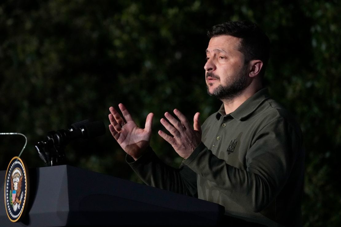 Zelenskyy habla durante una conferencia de prensa al margen del G7 el 13 de junio. Alex Brandon/AP