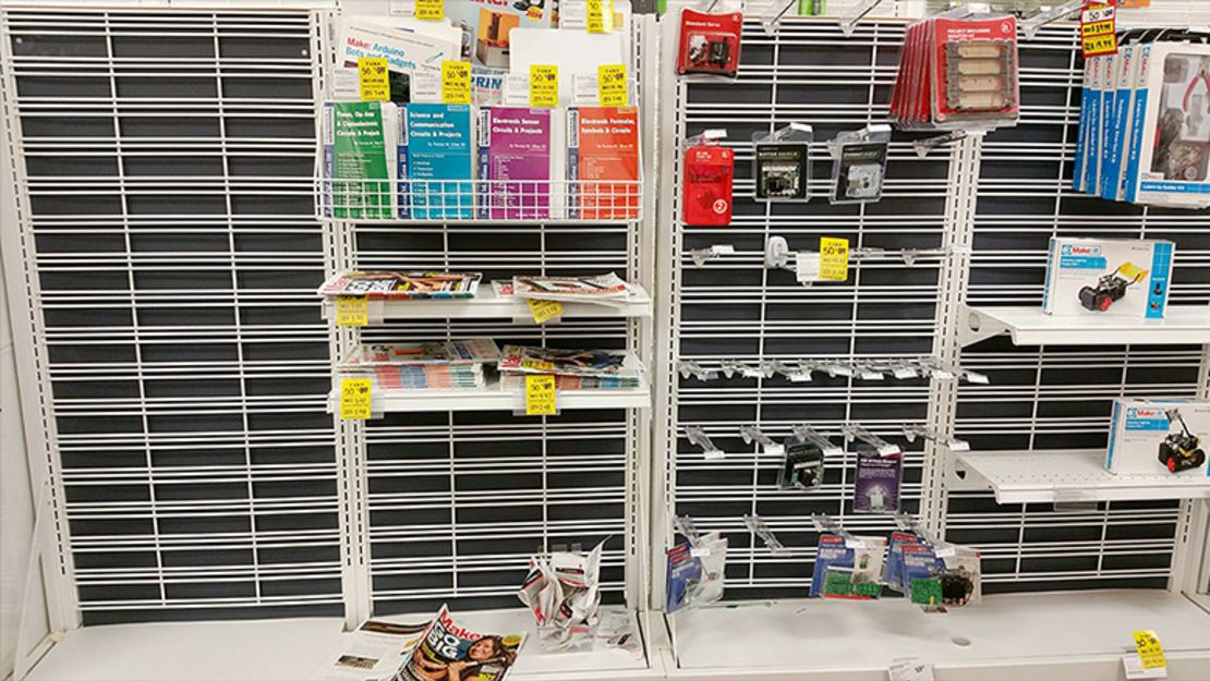 CNNE a5000869 - 150205095855-radioshack-empty-shelves-780x439