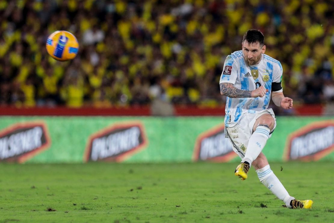 Lionel Messi durante el partido de clasificación al Mundial Qatar 2022 entre Argentina y Ecuador el 29 de marzo de 2022.