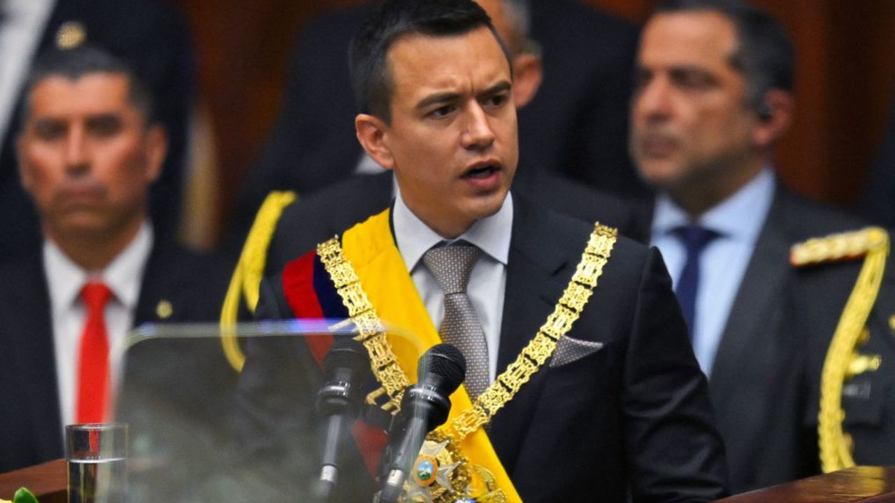 El presidente de Ecuador, Daniel Noboa, durante su toma de posesión en la Asamblea Nacional, en Quito, el 23 de noviembre de 2023. Crédito: Rodrigo Buendía/AFP/AFP vía Getty Images