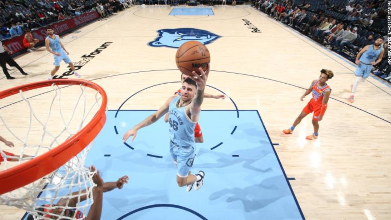 CNNE b4fce886 - 211203105955-05-grizzlies-thunder-nba-winning-record-spt-intl-120221-exlarge-169