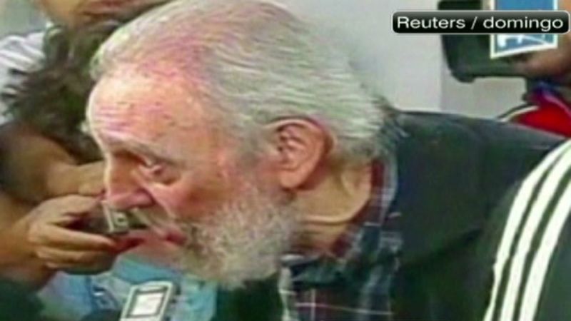 Fidel castro reaparece y dice que chávez está “mucho mejor” | cnn