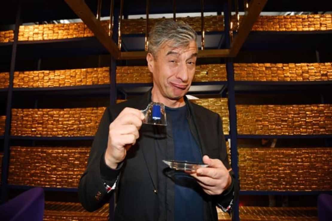 El artista Maurizio Cattelan en un evento reciente en Milán.